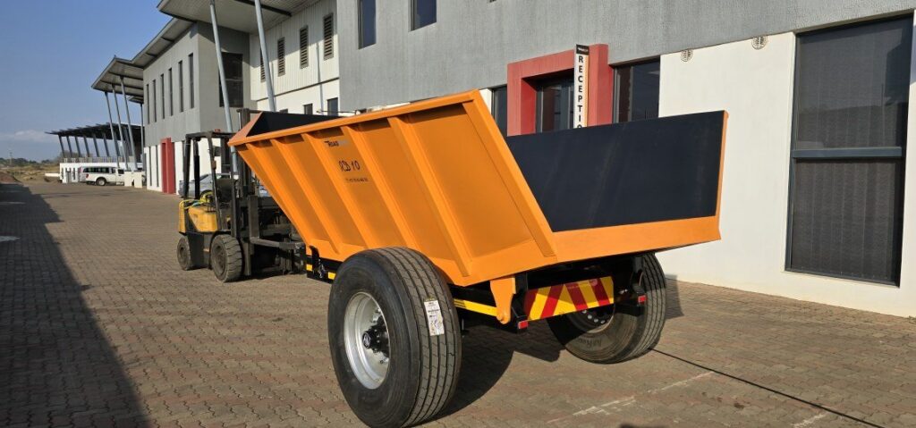 Roadking RD8 rock body dumper trailer